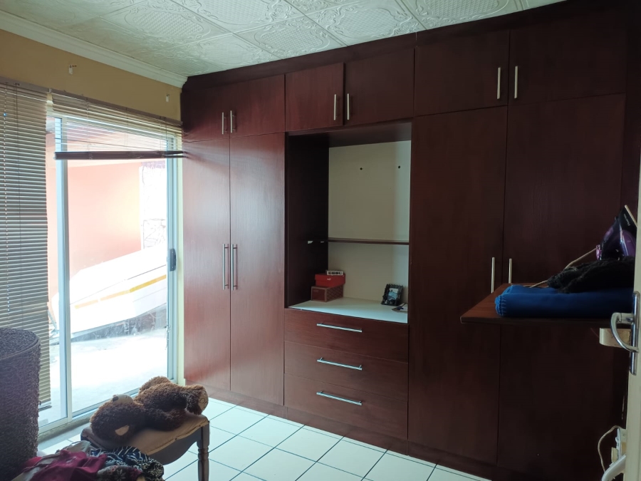 4 Bedroom Property for Sale in Park Village Western Cape